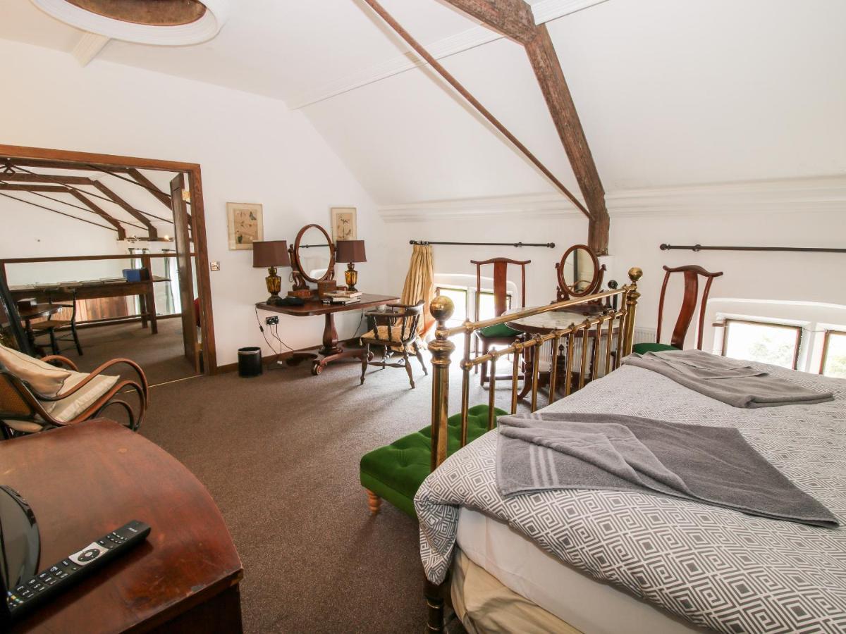 Chetwynd Lodge Стафорд Екстериор снимка