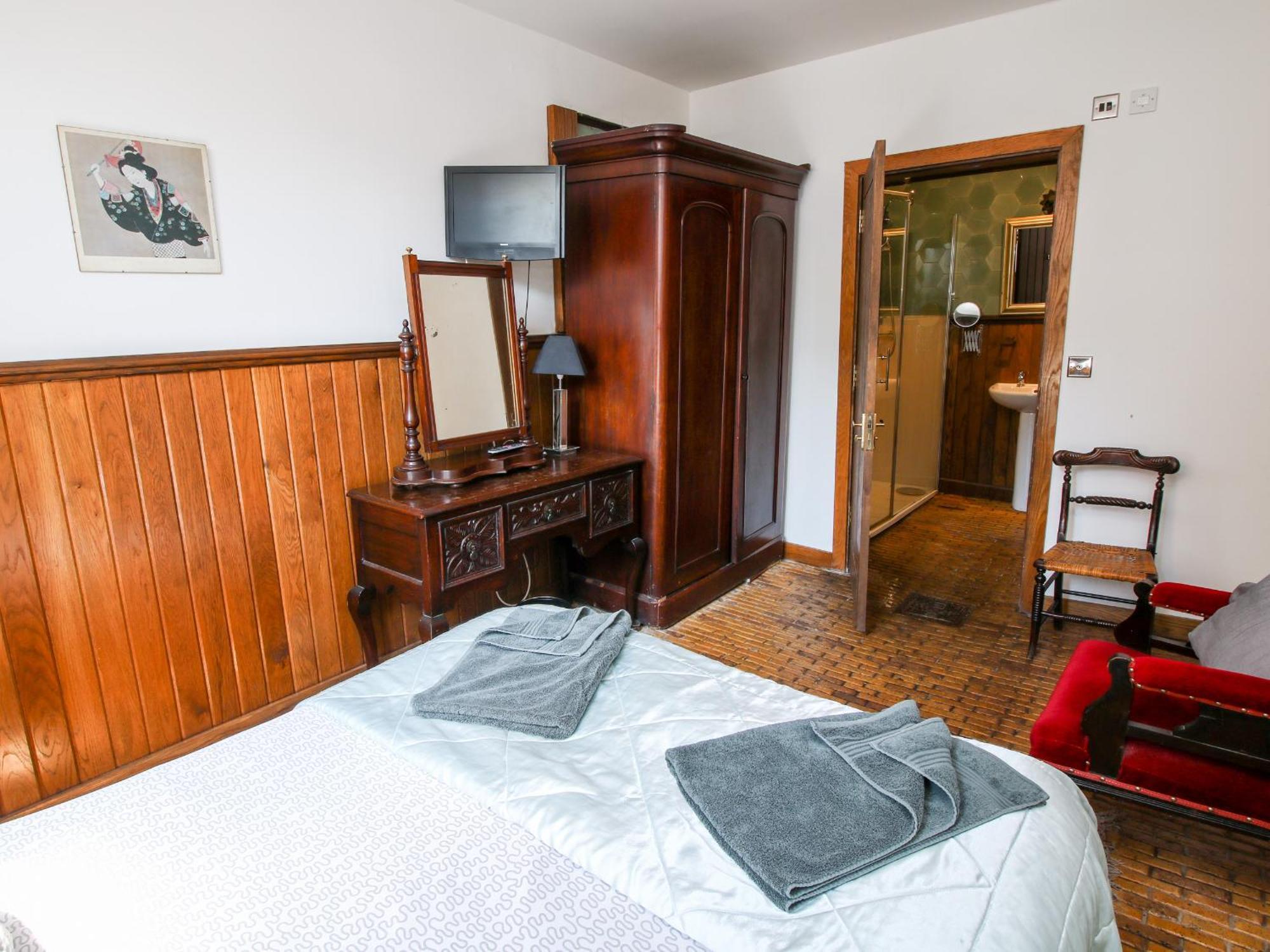 Chetwynd Lodge Стафорд Екстериор снимка