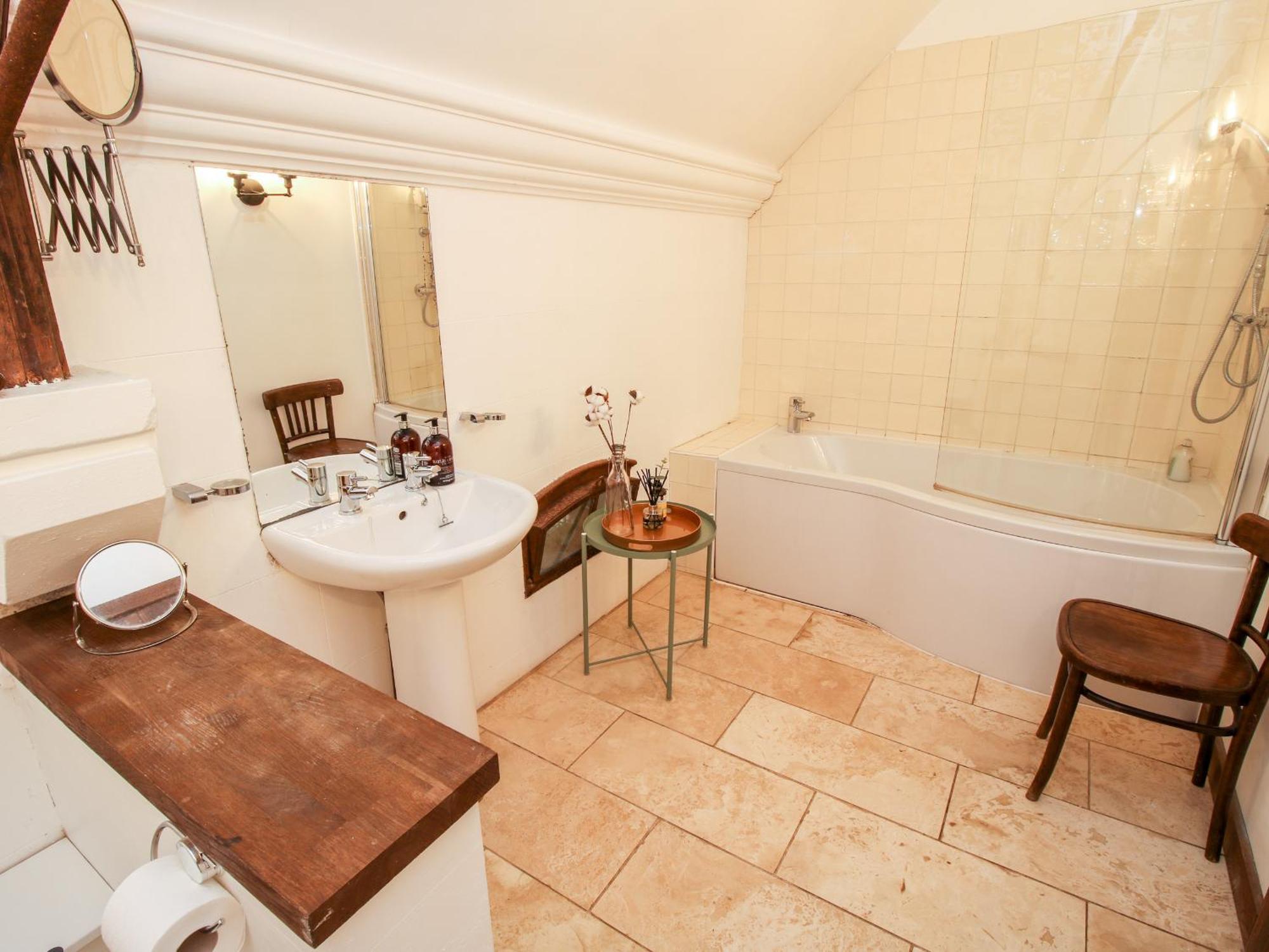 Chetwynd Lodge Стафорд Екстериор снимка
